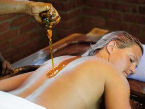 ayurveda rejuvenation treatment 5 anti aging techniques-abhyanga